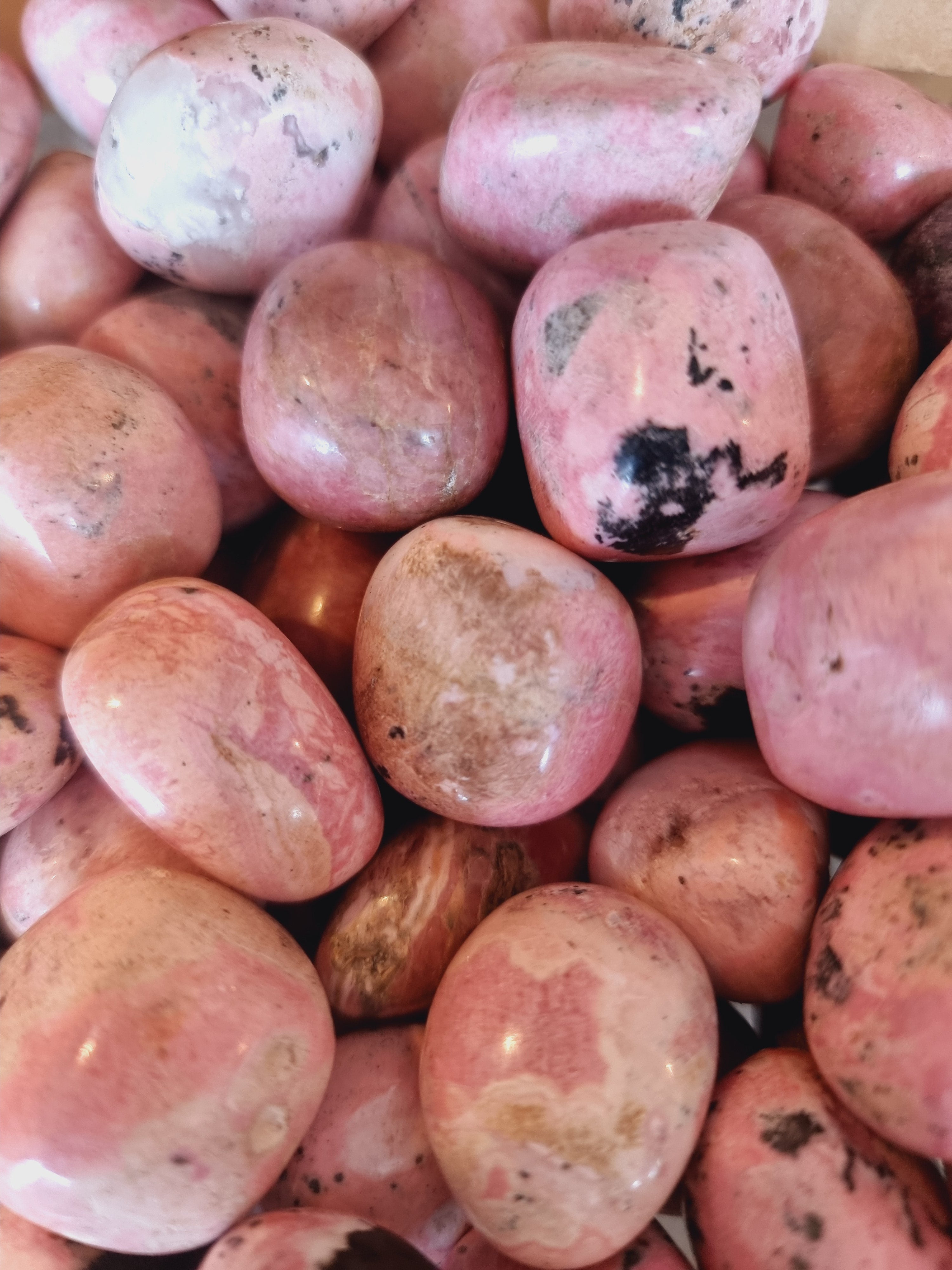 Rhodonite (Medium)