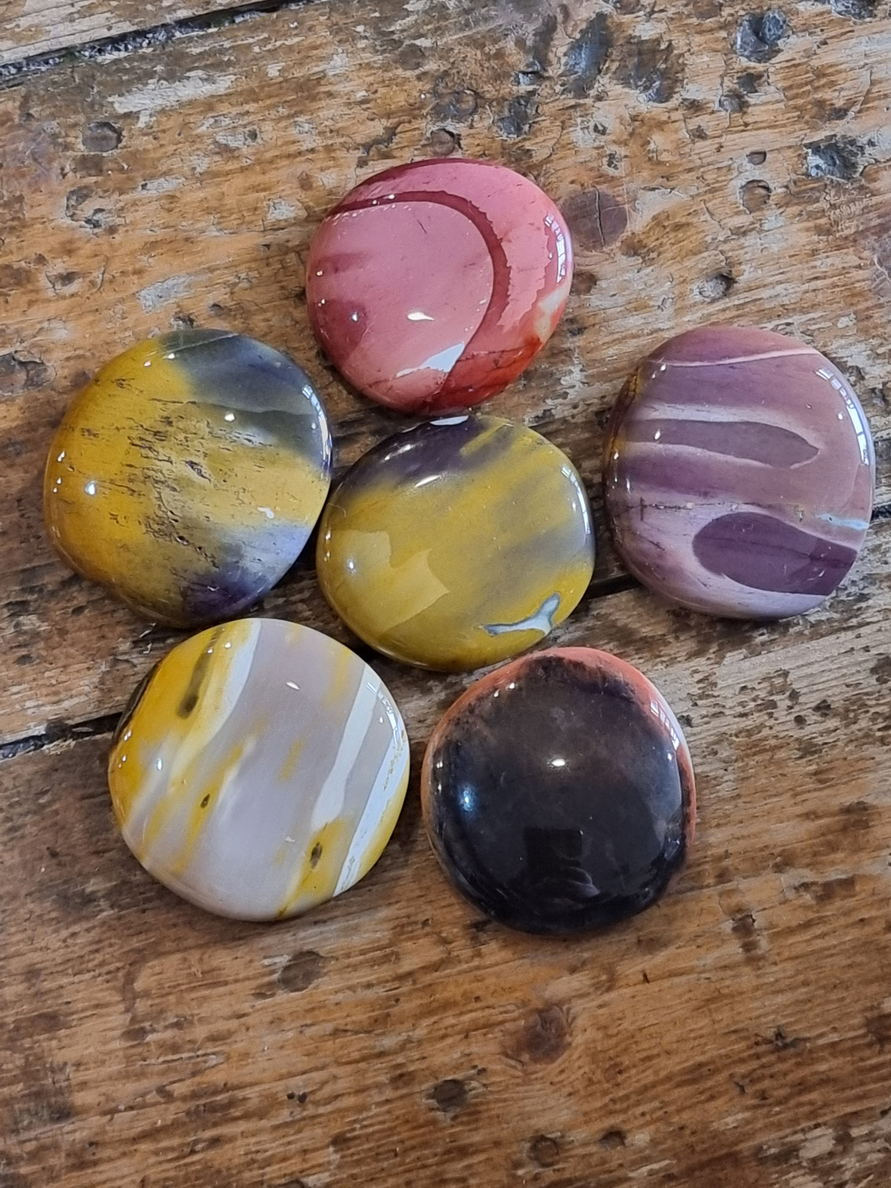 Mookaite Palmstone