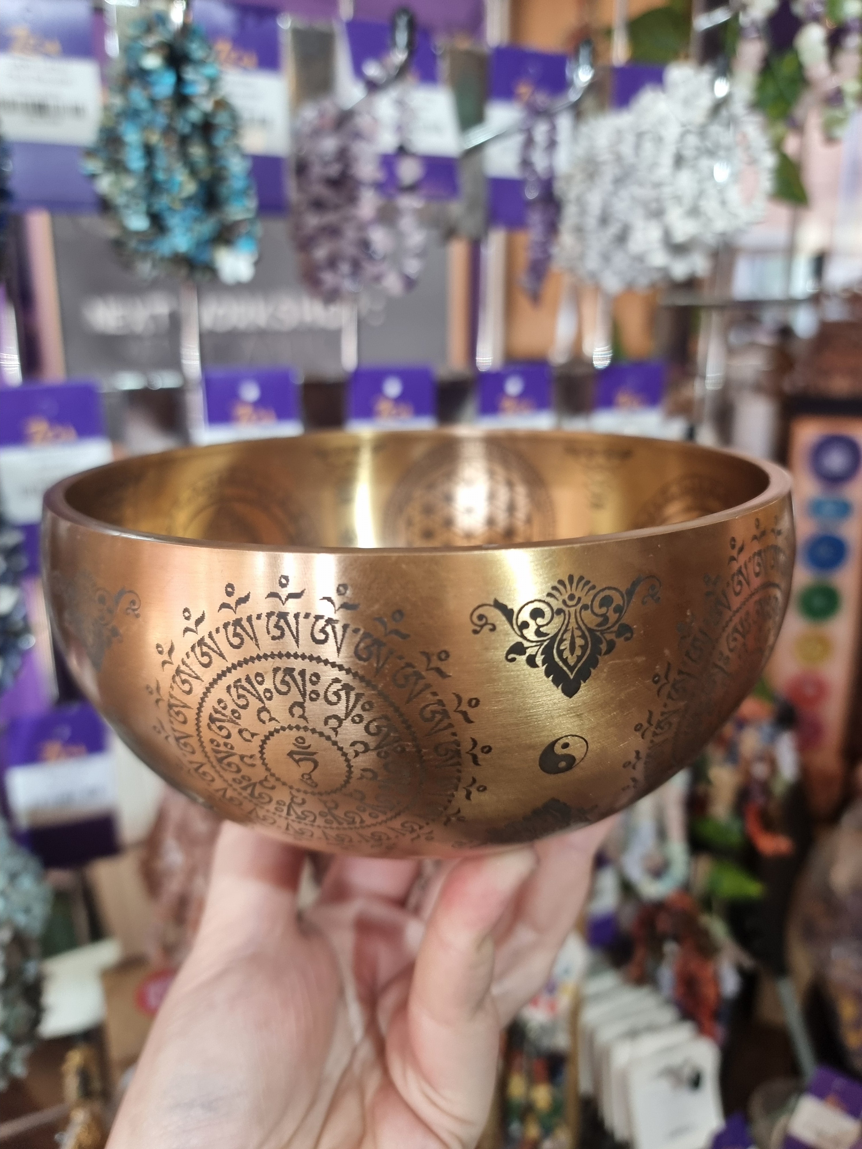 Chenrezig Engraved Singing Bowl (15cm)
