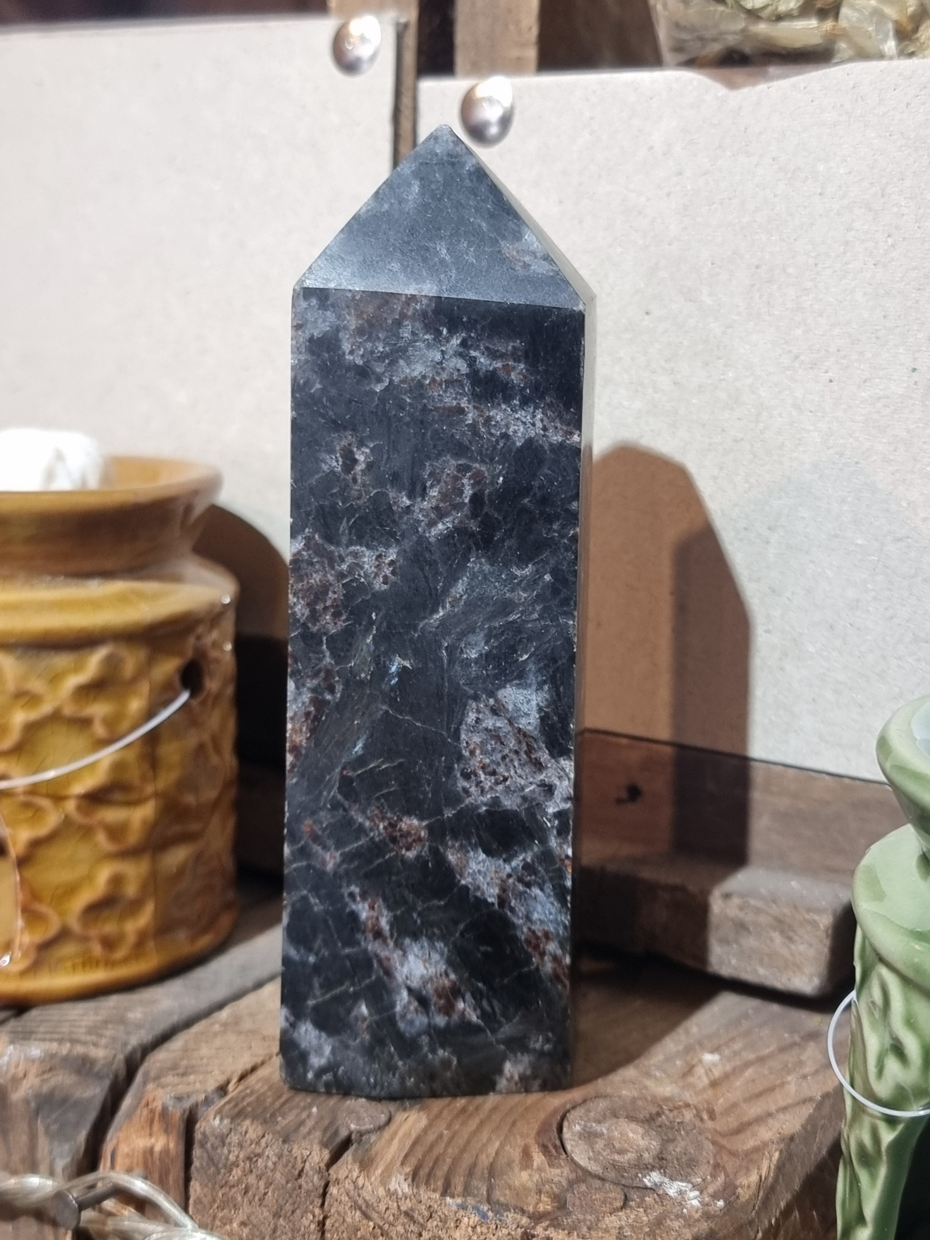 Arfvedsonite In Garnet (Firework)
