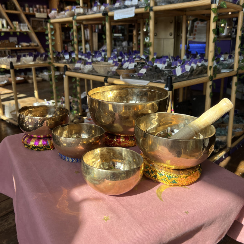 Tibetan Hand Beaten Singing Bowl (Gold)