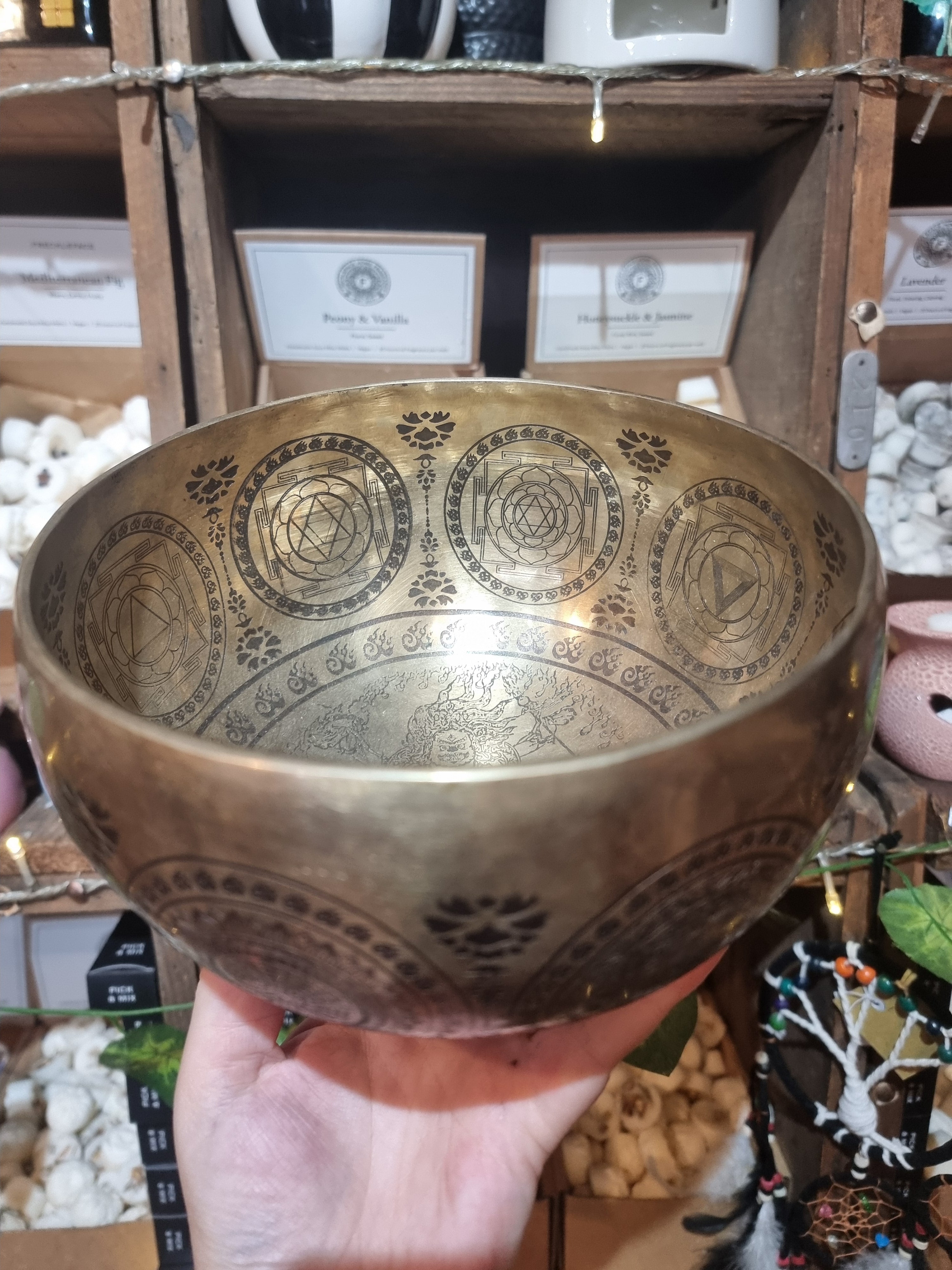 Engraved Vajrapani Singing Bowl (18cm)