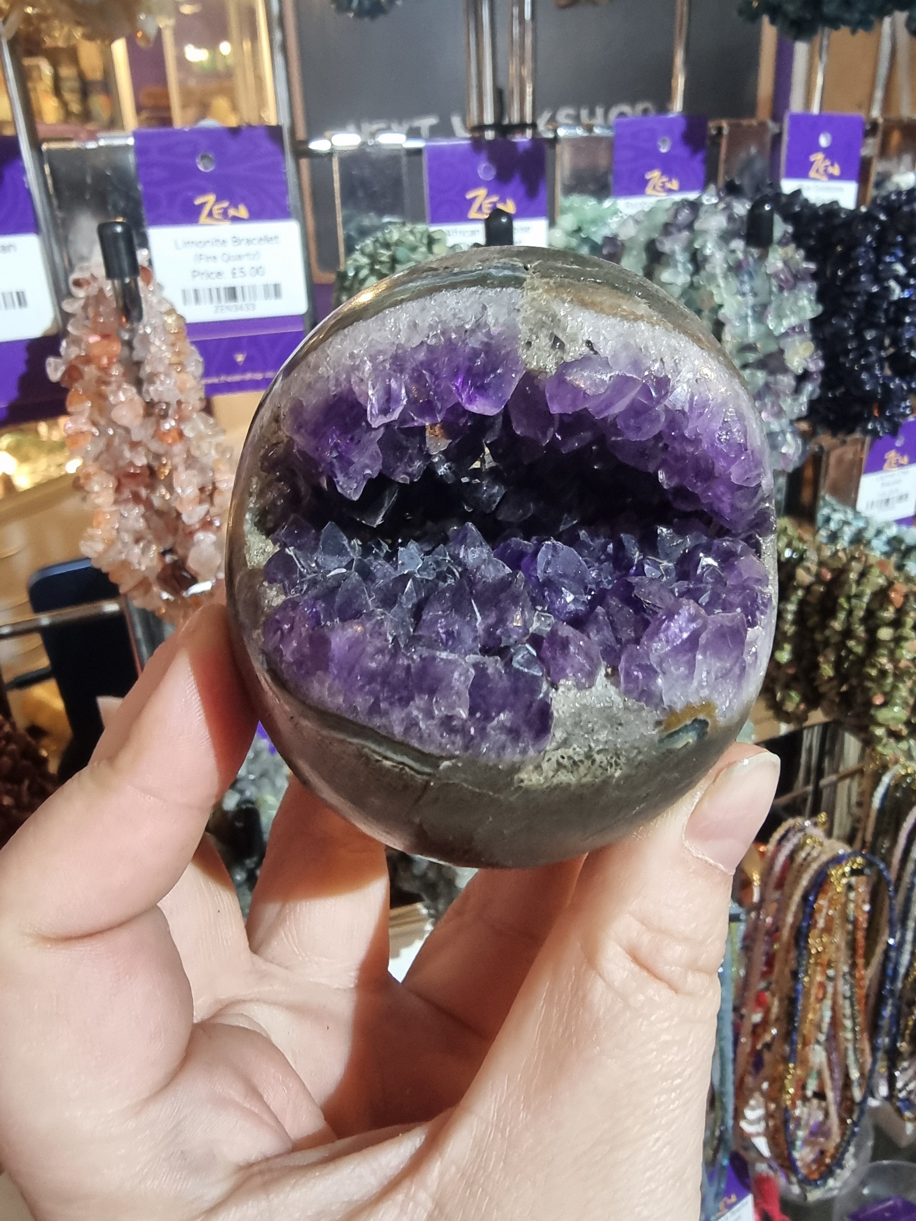 Amethyst Sphere Geode (500g)