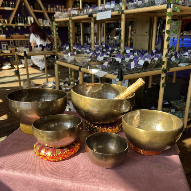 Tibetan Hand Beaten Singing Bowl (Antique Gold)