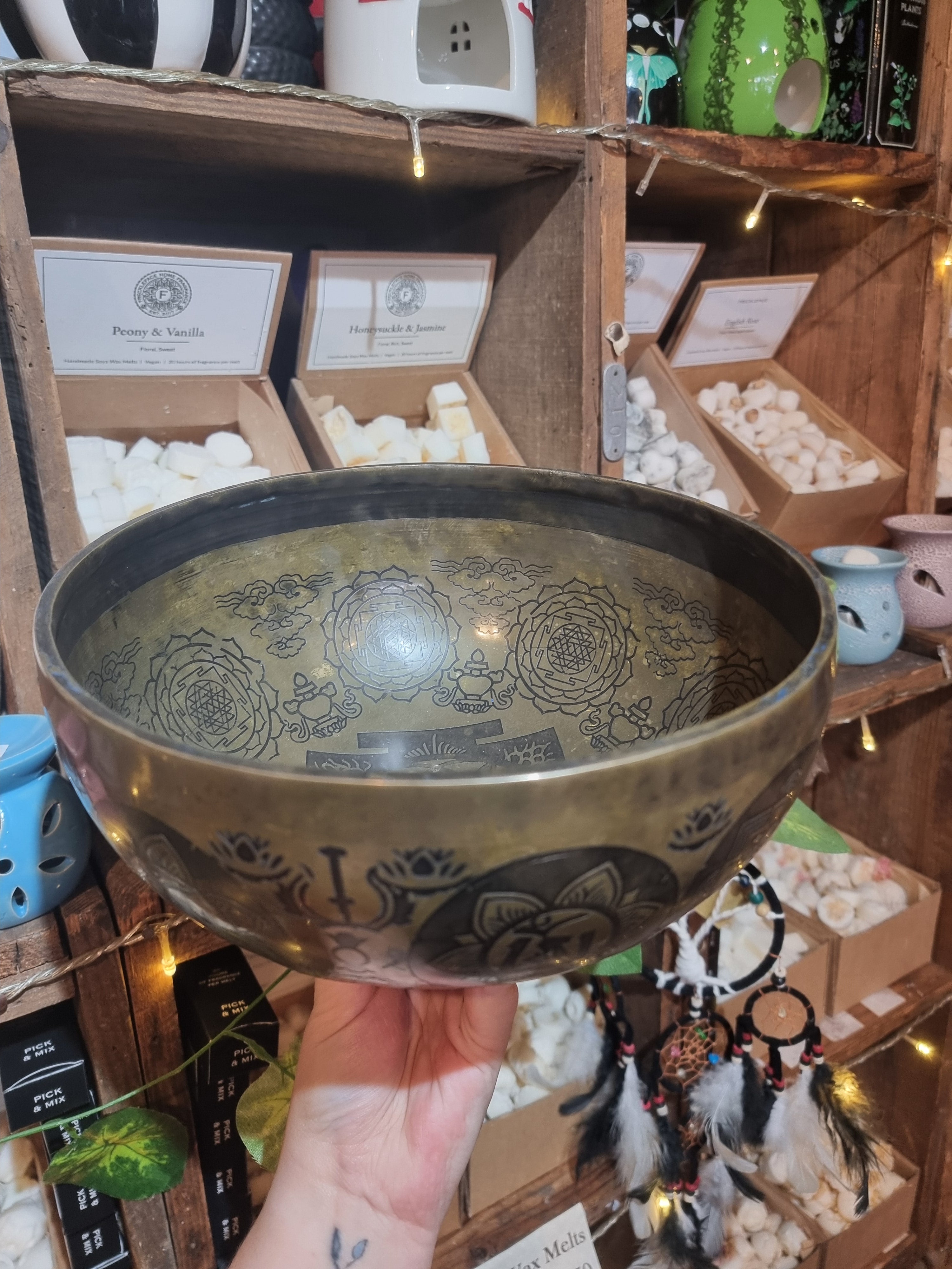 Engraved Flower of Life Singing Bowl (23cm)